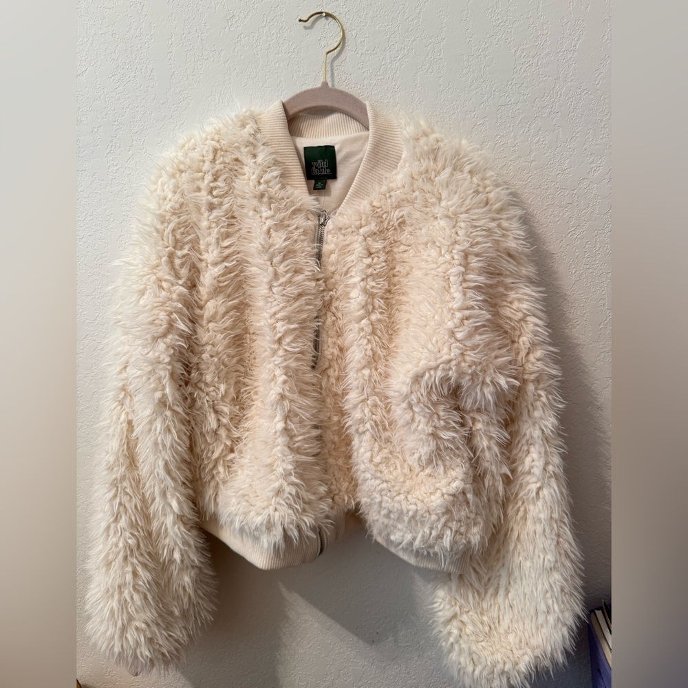 NWT Women’s Wild Fable Faux Fur Jacket size XL